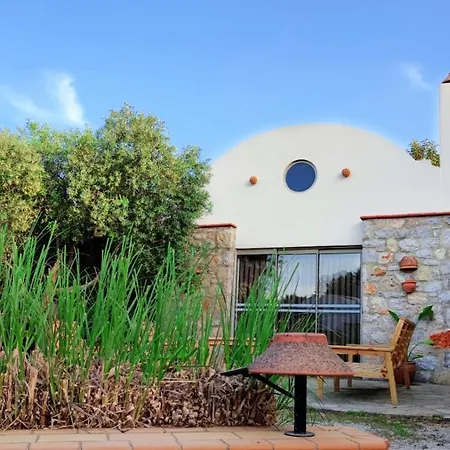 Mucho Villages Bed & Breakfast